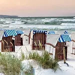 Schoenes Mit Balkon Im Ostseebad - Zentral Apartment *