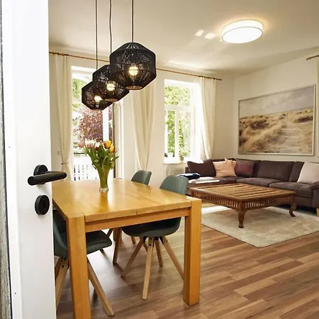 Schoenes Mit Balkon Im Ostseebad - Zentral Apartamento