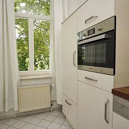 Schoenes Mit Balkon Im Ostseebad - Zentral *