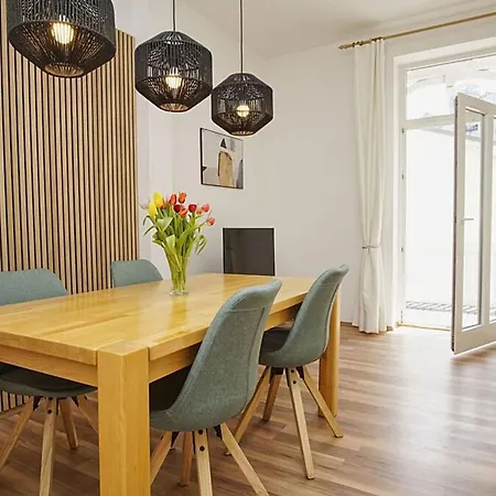 Schoenes Mit Balkon Im Ostseebad - Zentral *