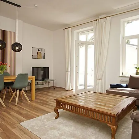 Schoenes Mit Balkon Im Ostseebad - Zentral Apartamento *