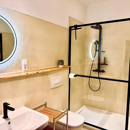 Schoenes Mit Balkon Im Ostseebad - Zentral Apartment *