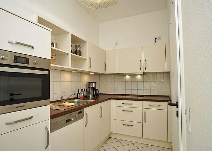 Schoenes Mit Balkon Im Ostseebad - Zentral Appartamento