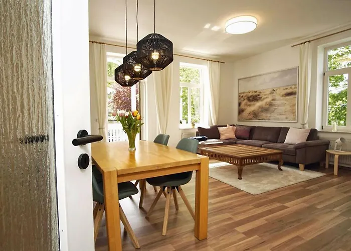 Schoenes Mit Balkon Im Ostseebad - Zentral Appartamento