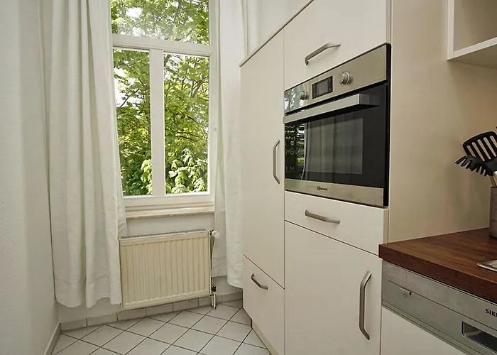 Schoenes Mit Balkon Im Ostseebad - Zentral *